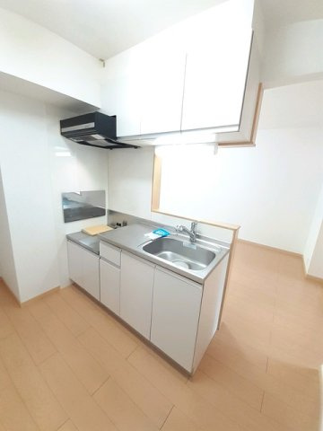 ウィステリア　ガーデン　Ａのキッチン