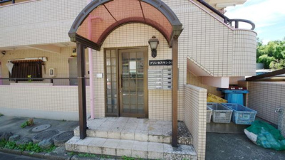 【エントランス】 | プリンセスマンション | 清潔なエントランスです