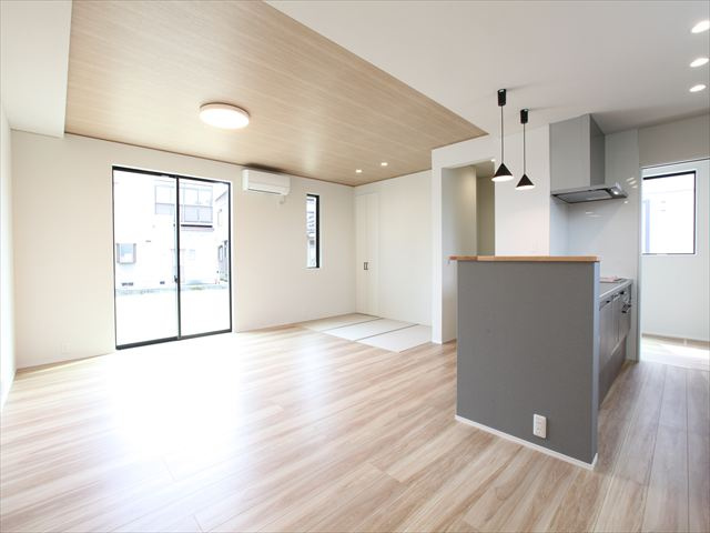 【居間・リビング】の画像