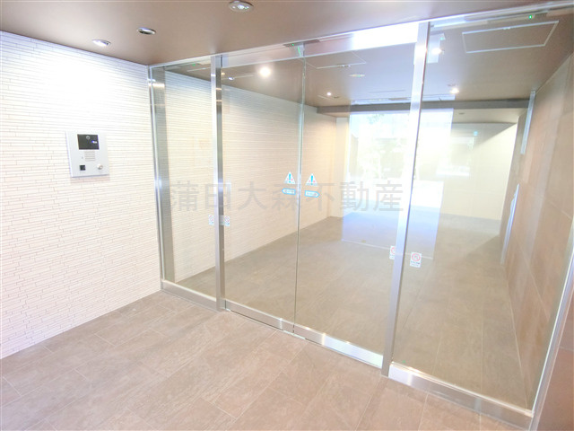 アーバンパーク蒲田南Ⅱのエントランス|防犯カメラTVモニター付オートロック宅配BOXメールBOX管理人室　エントランス
