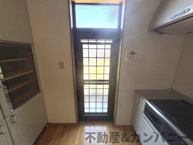 砥部町の中古のおうち　伊予郡砥部町中古戸建のその他|勝手口です