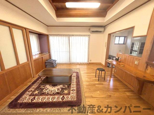 砥部町の中古のおうち　伊予郡砥部町中古戸建の居間・リビング|使いやすい居間です