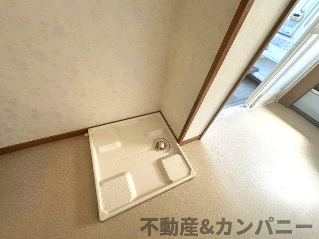 砥部町の中古のおうち　伊予郡砥部町中古戸建のランドリースペース|洗濯パンです
