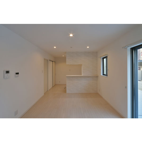 アーバンセレクト柏原の居間・リビング