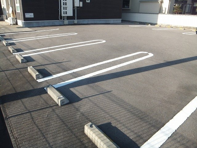 プライムの駐車場