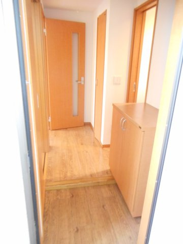 収納もある玄関です