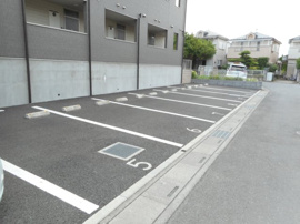 駐車場に車を止められます