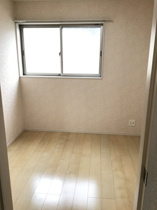 ゆったりした洋室です