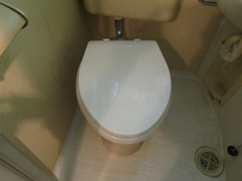 コンパクトで使いやすいトイレです