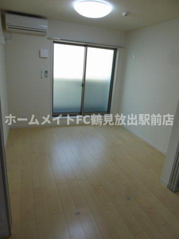 大阪市鶴見区今津中４丁目のアパートの洋室
