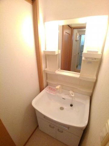 コンパクトで使いやすい洗面所
