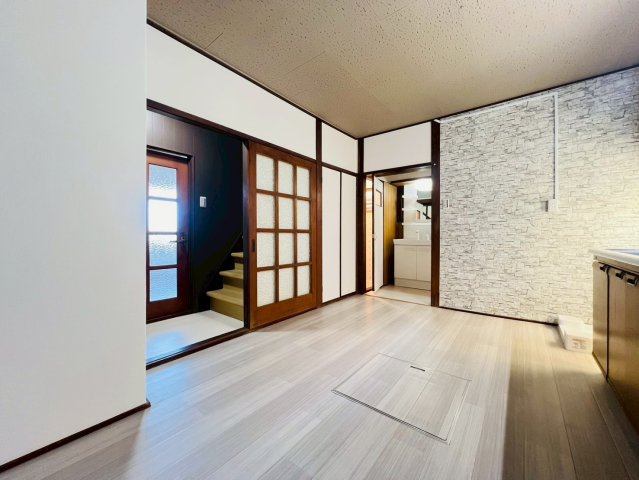 山手5丁目戸建の居間・リビング