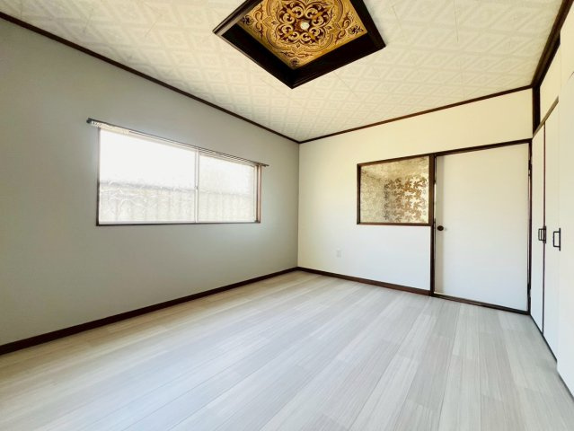 山手5丁目戸建の寝室