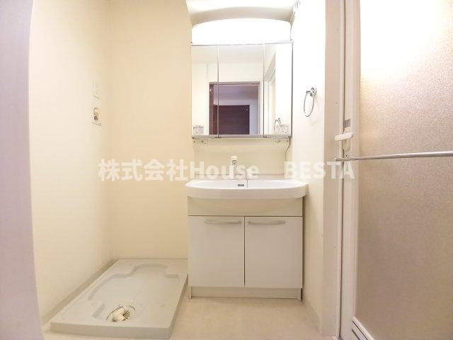 エスタンシア元町の独立洗面台