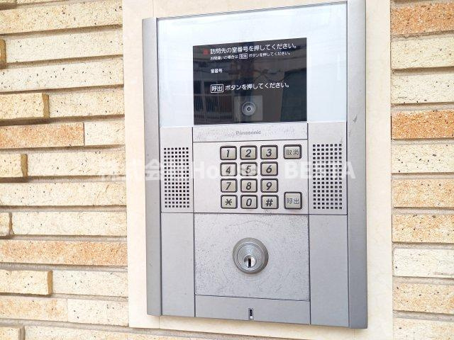 エスタンシア元町のエントランス