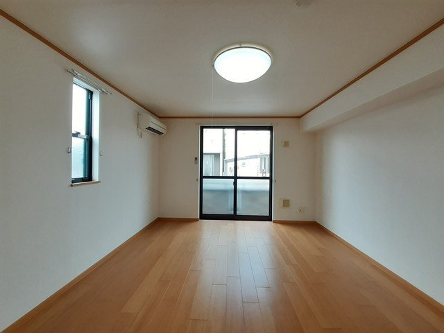 サニーハウスの居間・リビング