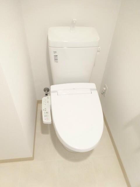 ディアレイシャス成増のトイレ|機能的で快適な温水洗浄便座になります