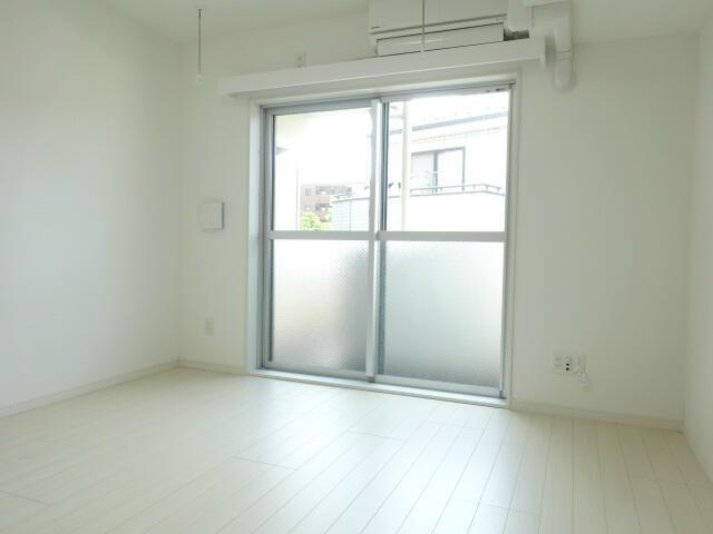 ディアレイシャス成増の居間・リビング|フローリング仕様になります 