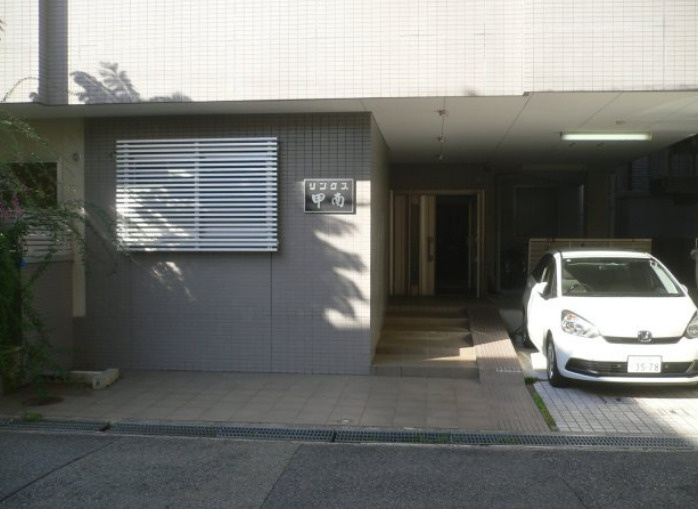リンクス甲南の駐車場