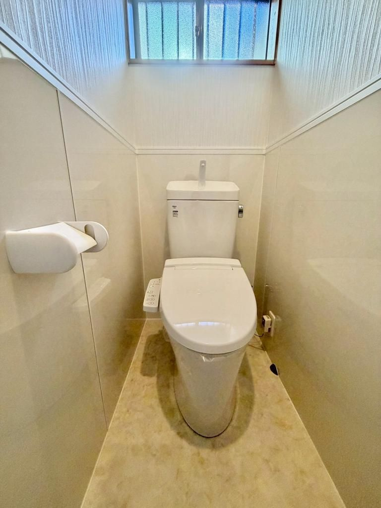 日高市高萩東1丁目　中古戸建　のトイレ