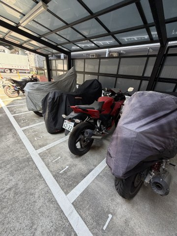 朝日プラザαポート神戸の駐車場