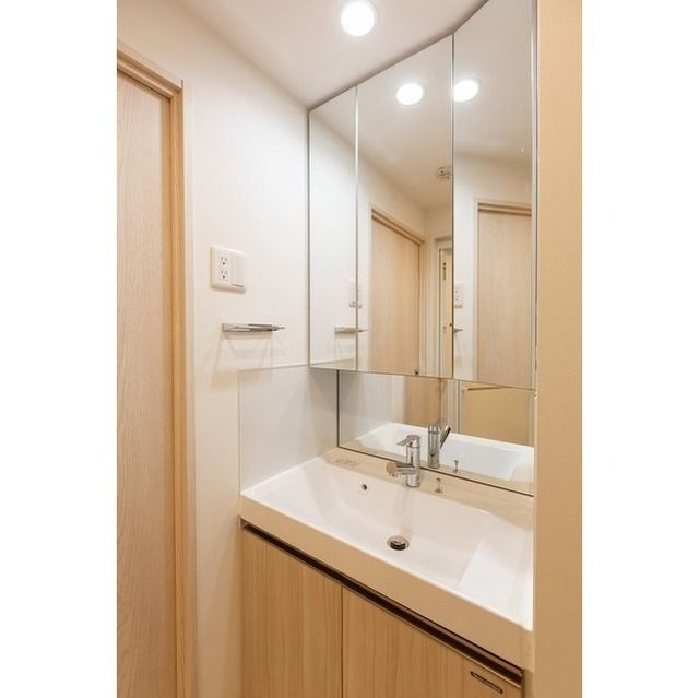 コンフォリア・リヴ西葛西の洗面所