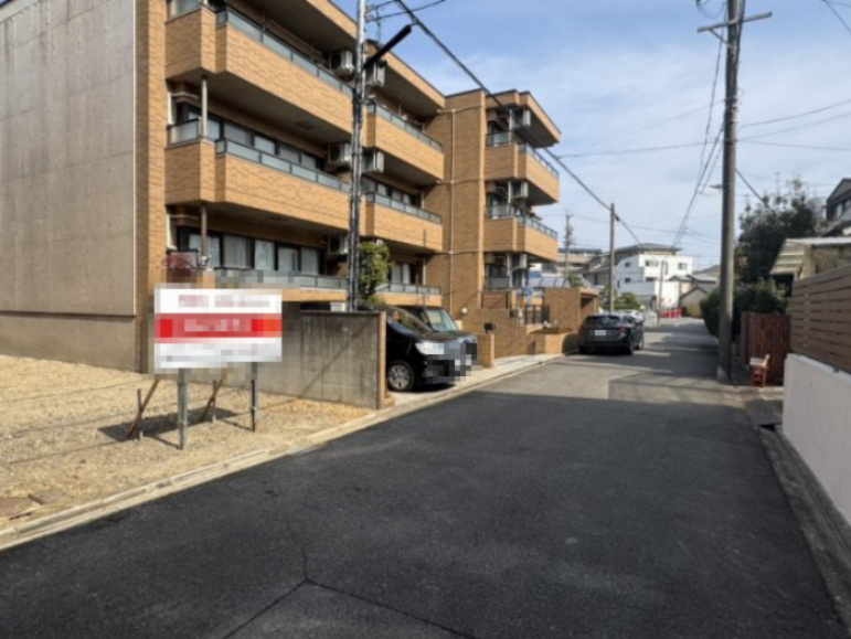 土地　千種区春岡2丁目の前面道路含む現地写真