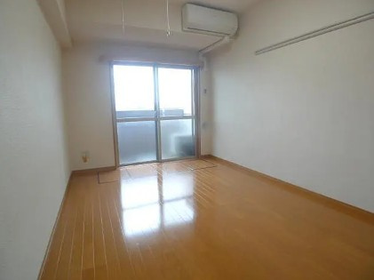 プレステージ綾瀬の居間・リビング