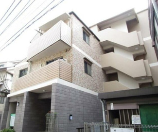 【外観】 | 鉄筋コンクリート造のがっちりとした建物。