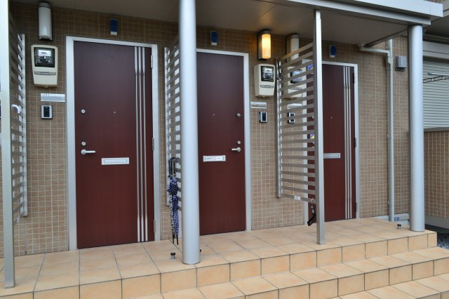 ｂｅｌｉｓｔｒｉのエントランス|玄関ポーチ