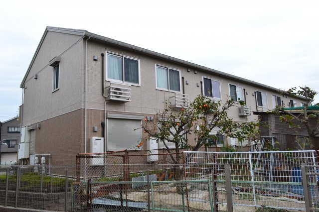 ｂｅｌｉｓｔｒｉの外観|別角度からの外観