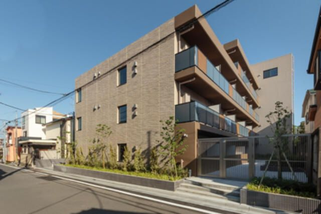 ディオスプラドの外観