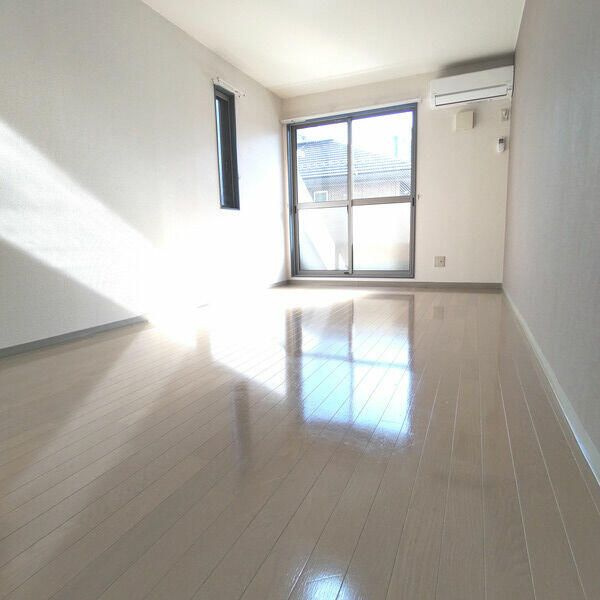 ＣＯＲＡＬ　ＭＩＺＵＥ（コ－ラルミズエ）の居間・リビング