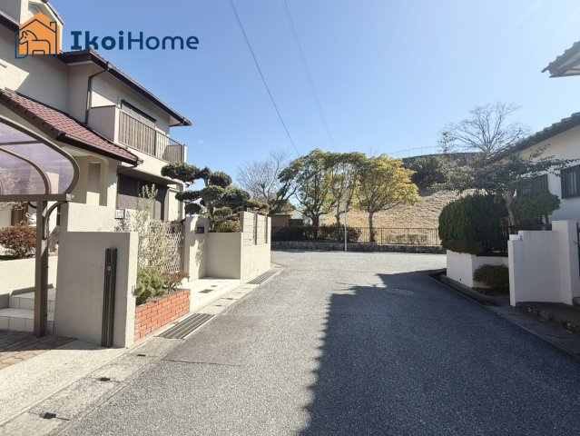 神戸市西区天王山　新築戸建の前面道路含む現地写真|●年中無休：当日予約可●近隣は閑静な住宅街です！前面道路も交通量少なく安心！