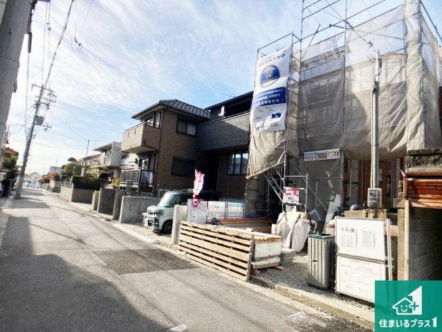 明石市荷山町　新築一戸建ての前面道路含む現地写真|周辺は落ち着いた街並みの住宅地！子育てがしやすい住環境です！まだ未完成ですが、現地でしかわからない事もございます。是非一度ご覧ください。