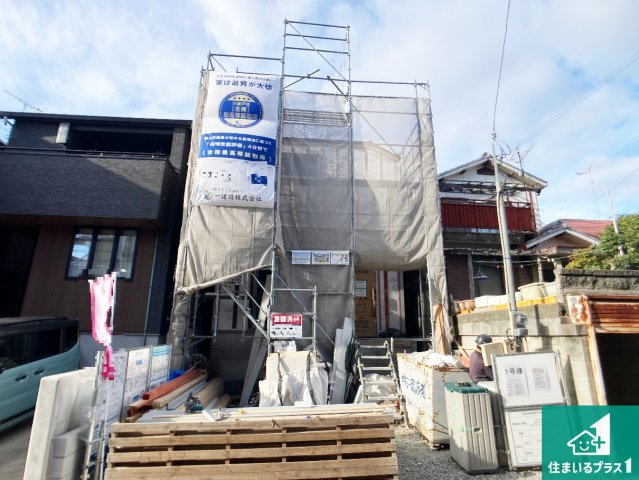 明石市荷山町　新築一戸建ての外観|周辺は落ち着いた街並みの住宅地！子育てがしやすい住環境です！まだ未完成ですが、現地でしかわからない事もございます。是非一度ご覧ください。