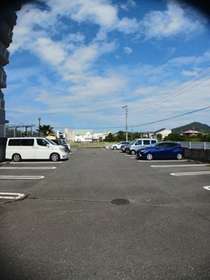 【駐車場】 | アズゥ－ル