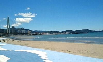 【周辺】 | アズゥ－ル | 浜の宮海水浴場まで20m