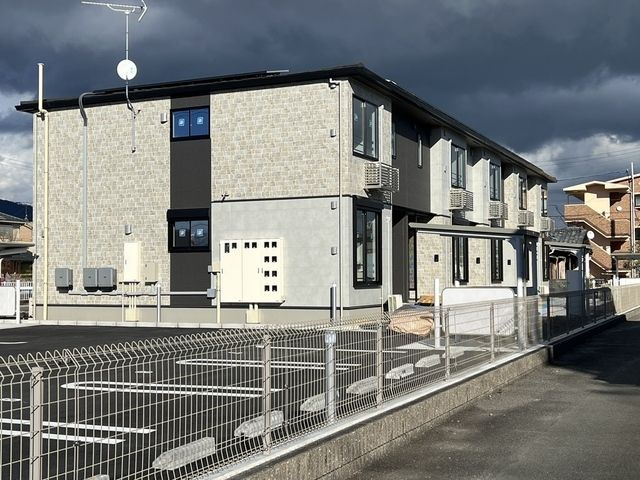 ヒカルサ焼津塩津イーストの外観