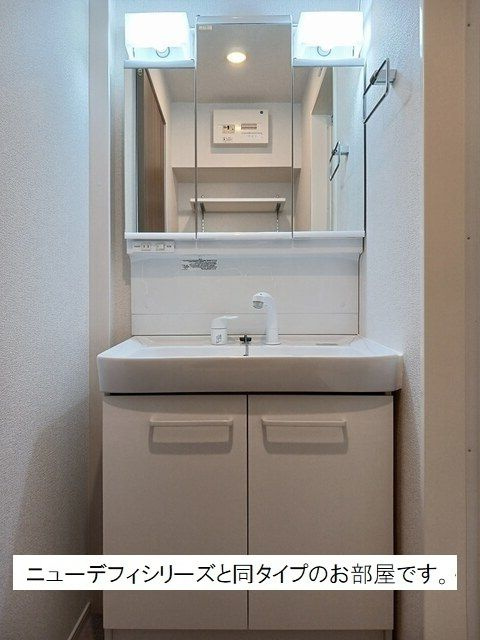 ヒカルサ焼津塩津イーストの洗面所