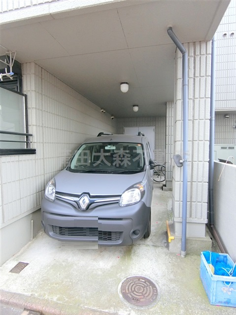 ドルフ武蔵新田　の駐車場