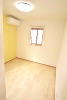 【洋室】 | 岩槻区宮町貸戸建て | 北側の洋室です