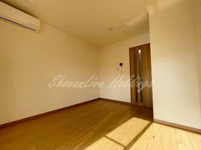 KIZAHASHIの寝室|収納スペース付き♪