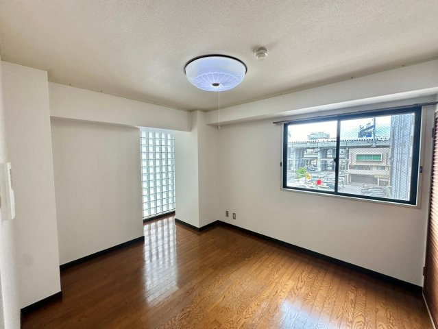 ジュネス姫路Ⅰの居間・リビング