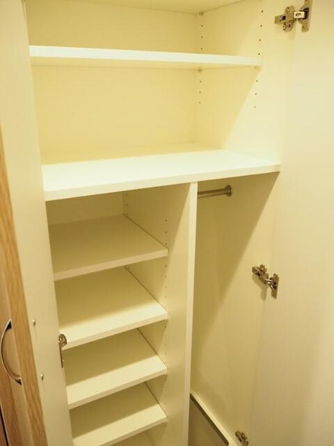 ルーブル板橋東新町弐番館の玄関|※反転タイプ 