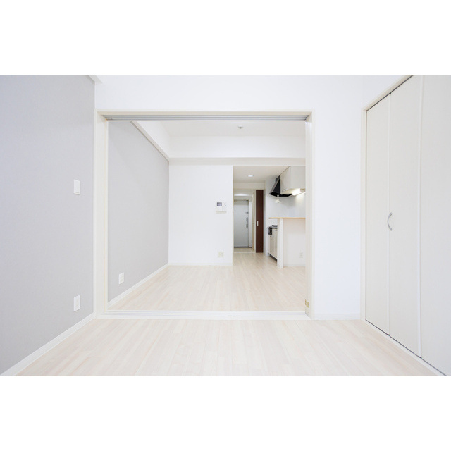 ルクレ新大阪レジデンスの居間・リビング