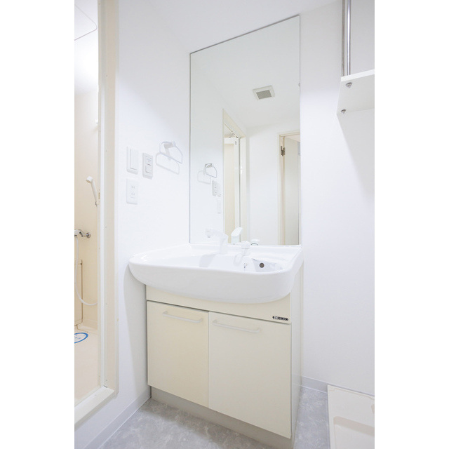 ルクレ新大阪レジデンスの洗面所