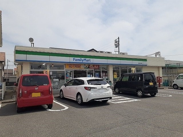 ラ・メール　マンション　　刈谷市近郊の賃貸ならクラスホーム刈谷店の周辺|ファミリーマート碧南伏見屋店まで210m