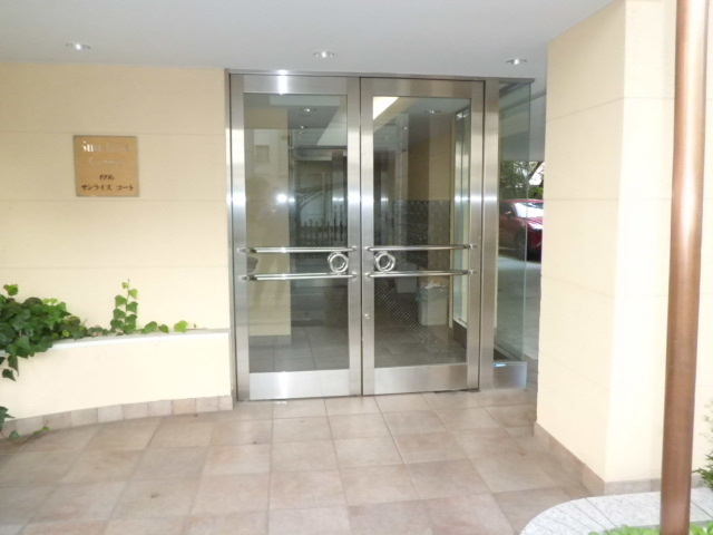 サンライズコートのエントランス