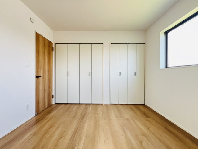 高浜市春日町7丁目3番14『仲介手数料無料』新築戸建ての洋室